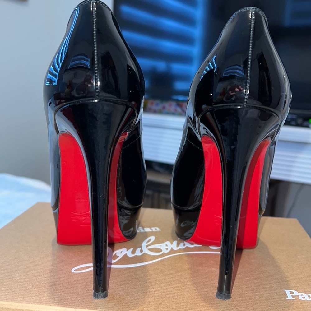 Christian Louboutin Bianca Black Patent 37